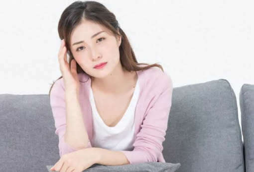 发现小三不爱他的时候出轨男人才会更加痛苦